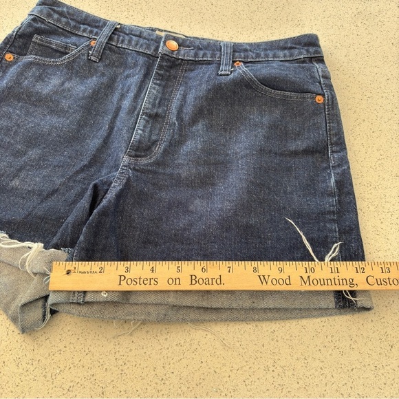 Universal Thread Denim Jean Shorts Vintage Midi Womens Size 8 Stretch Denim - Picture 7 of 12